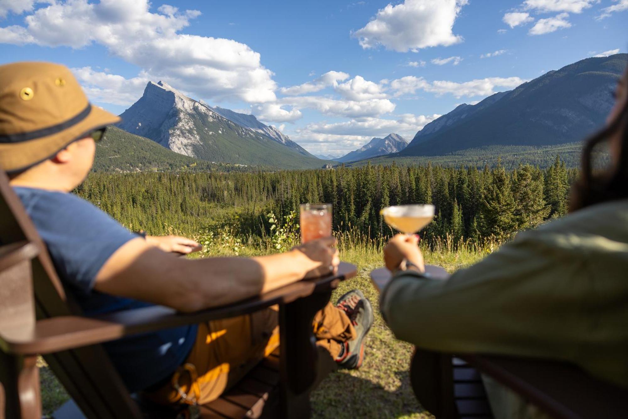 The Juniper Hotel & Bistro Banff Exterior photo