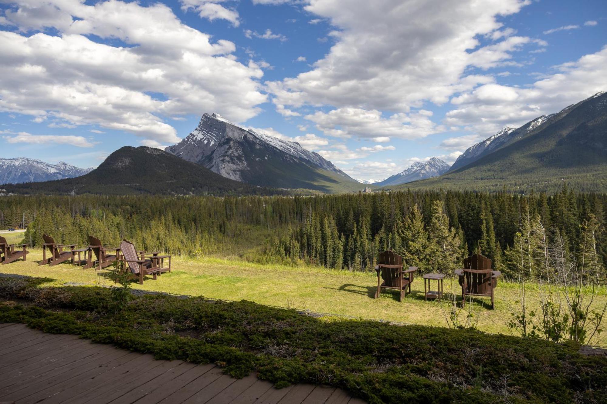 The Juniper Hotel & Bistro Banff Exterior photo